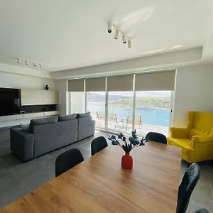 Seaview Apartment- Valletta Views - 8, 49 Tigne Point Mansions Apartment